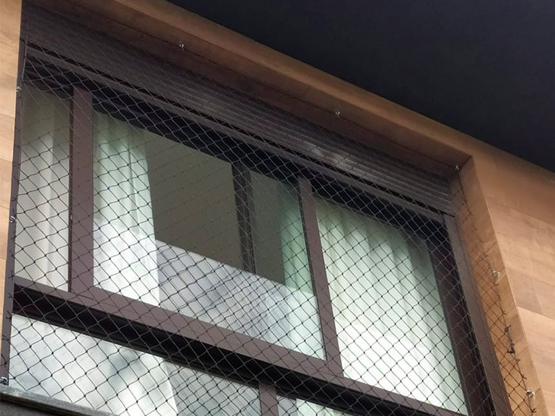 O Erro Comum Que Pode Colocar Sua Criança em Perigo na Sacada (e Como Evitar)