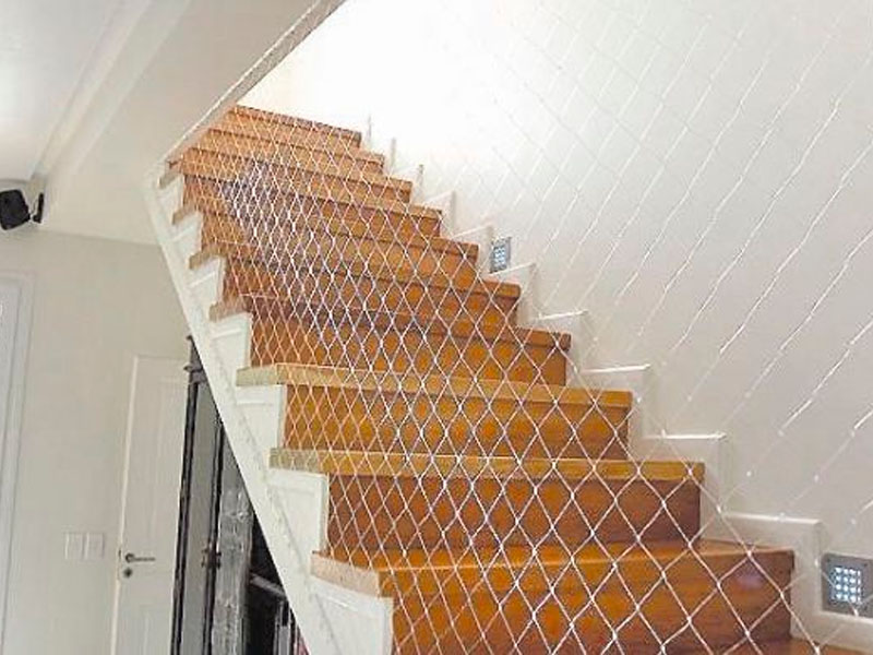 Como Colocar Tela de Proteção em Escadas: Passo a Passo