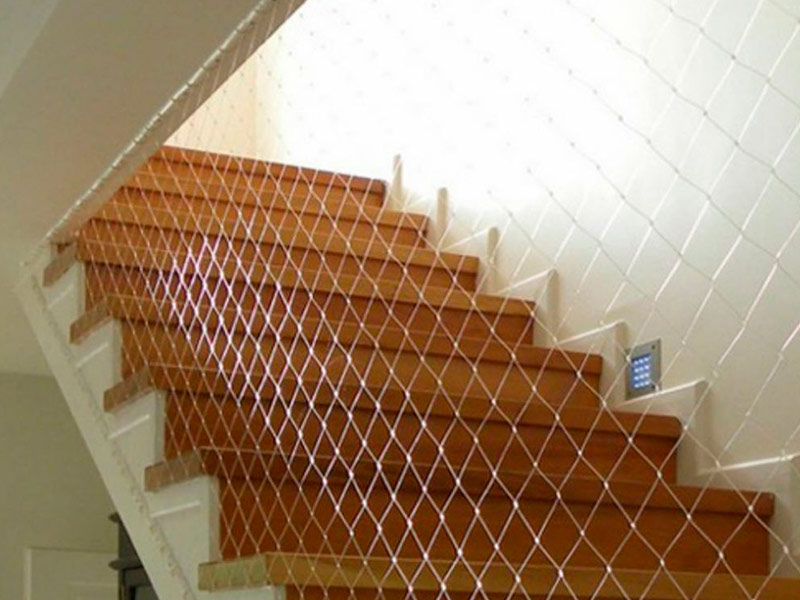 Tenha segurança nas escadas